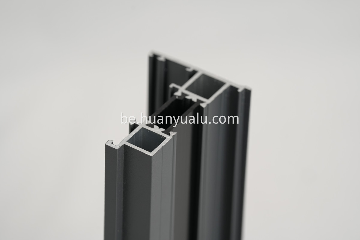 Thermal insulation profiles